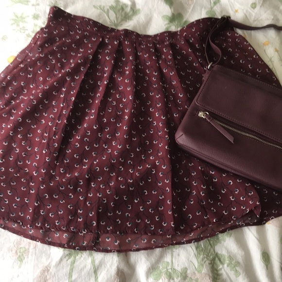 Old Navy Dresses & Skirts - Flirty Floral Wine Skirt